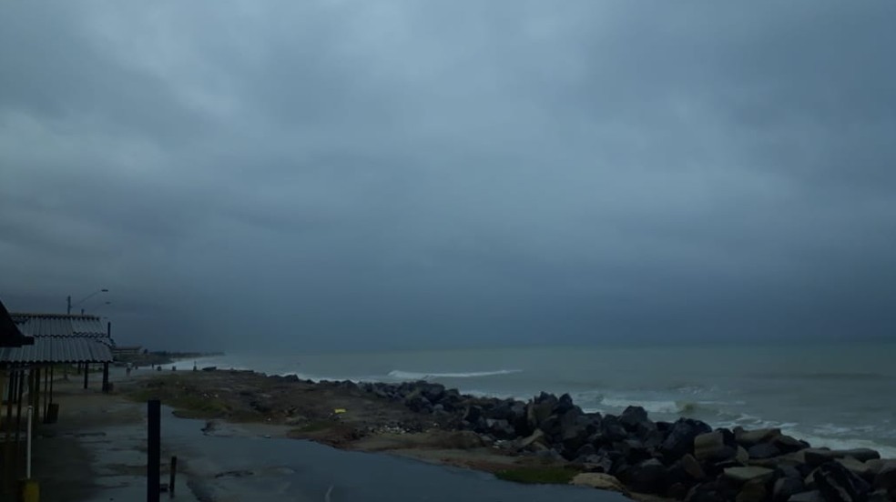 Tempo nublado na Praia do Icaraí na cidade de Caucaia, na Grande Fortaleza. — Foto: Valcides Pio/Arquivo Pessoal