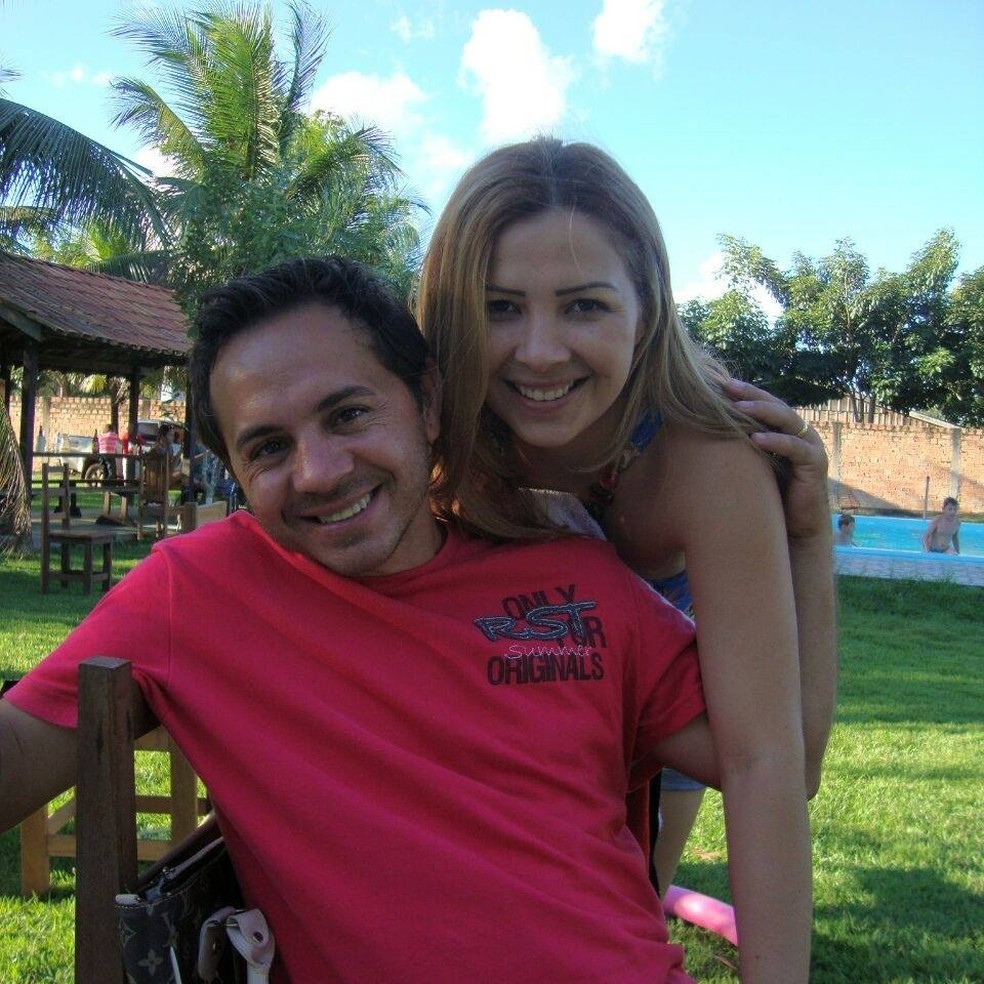 ClÃ©ia e o marido, Jandirlei Alves Bueno, de 39 anos (Foto: PolÃ­cia Civil/DivulgaÃ§Ã£o)