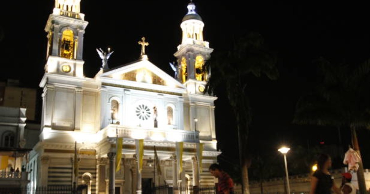 G1 Escadaria Da Basílica Santuário Em Belém é Lavada Na Semana Do