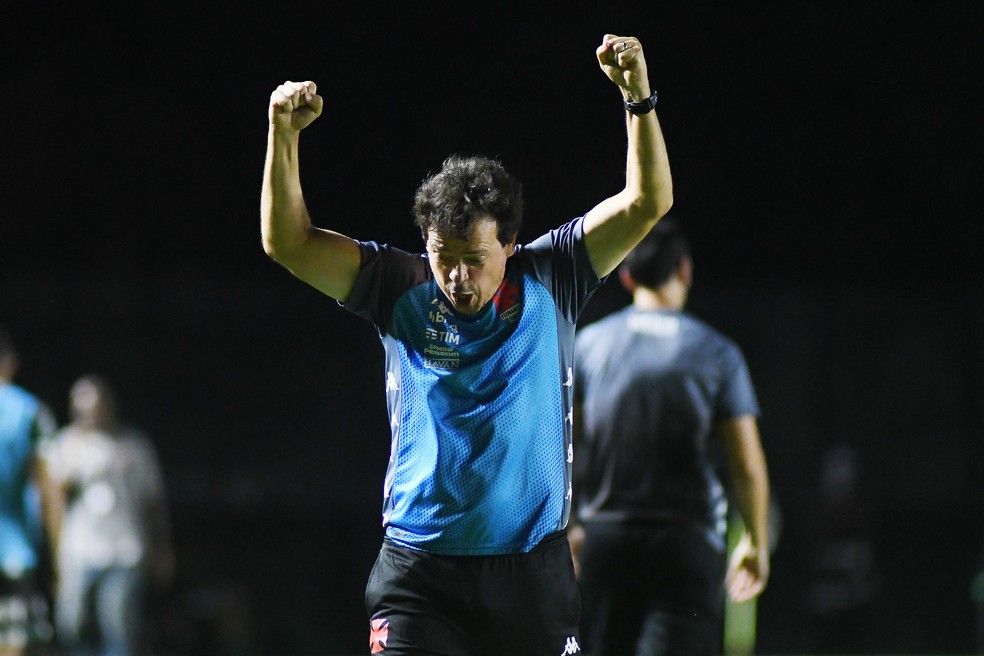 Fernando Diniz, Vasco x Coritiba, S�rie B � Foto: Alexandre Dur�o