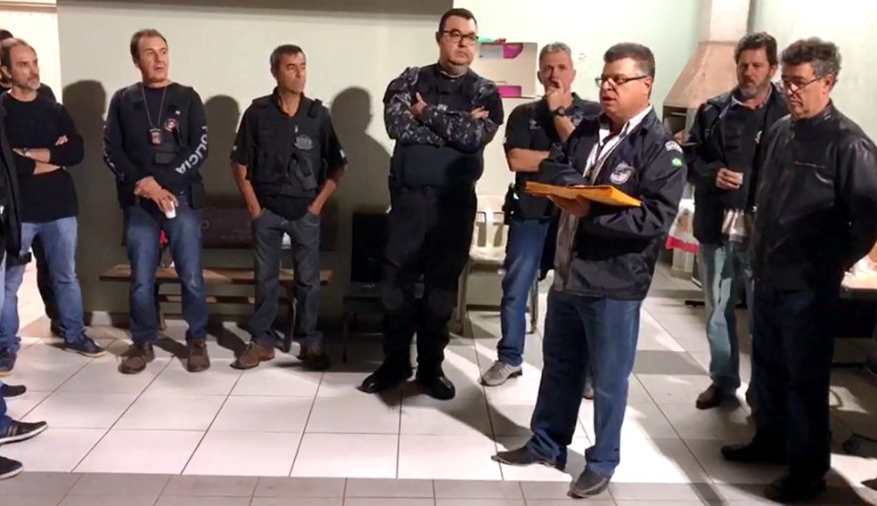 Policiais civis reunidos em Rio Claro para a operação (Foto: Polícia Civil/Divulgação)