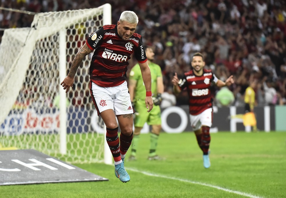 Gol, Arrascaeta, Flamengo x América-MG, Maracanã — Foto: André Durão/ge