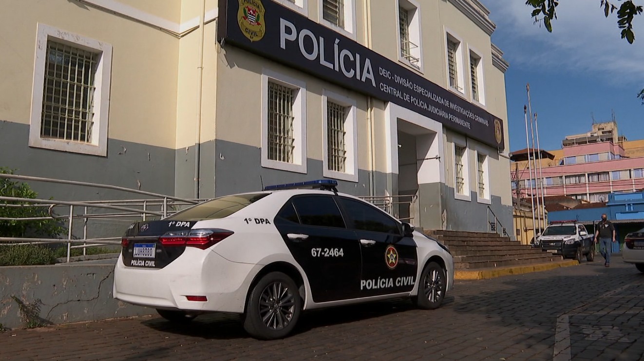 Homem com filho de 1 ano no colo é baleado na frente de casa e criança sai ilesa em Ribeirão Pretoon janeiro 27, 2023 at 6:50 pm