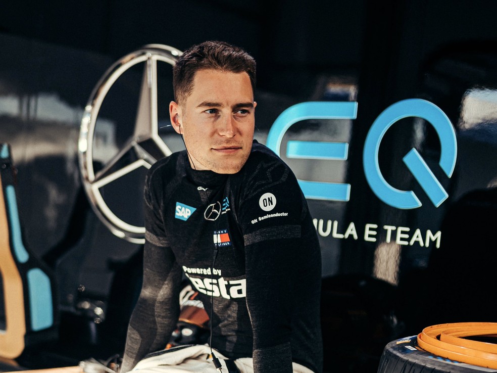 Stoffel Vandoorne é atual piloto da Mercedes na Fórmula E — Foto: Divulgação/Twitter