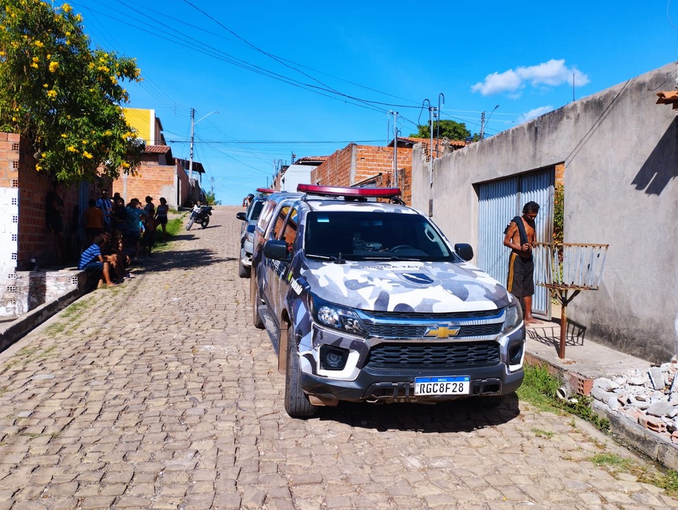 Homens são mortos a tiros no Parque Universitário, em Teresina — Foto: Reprodução