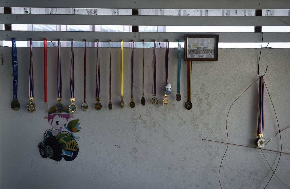 Antes de jogar futebol, garoto preso em caverna na Tailândia era ciclista (Foto: Lillian Suwanrumpha / AFP)