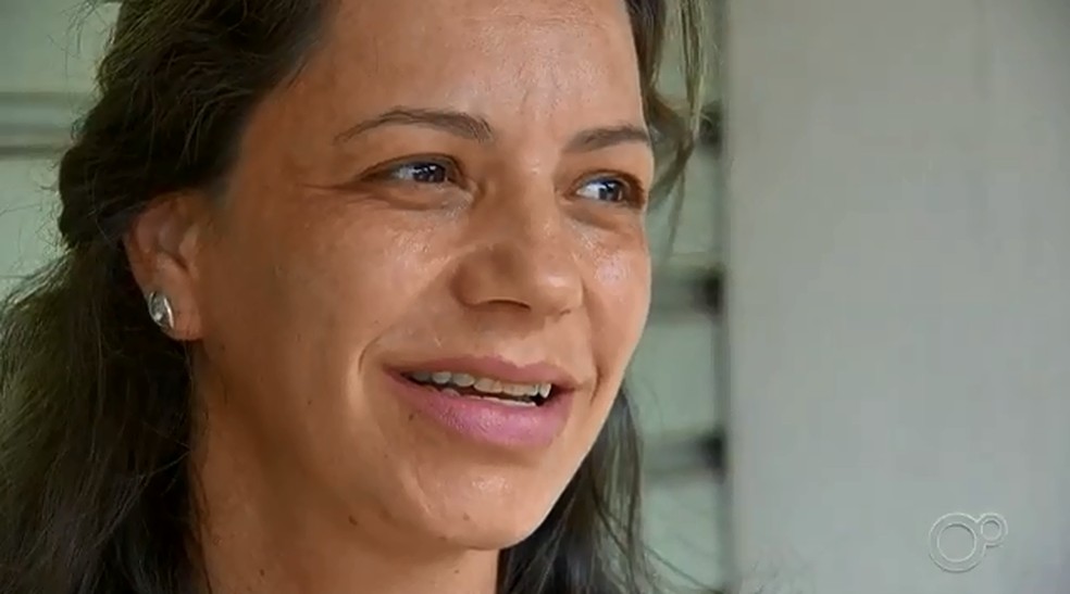 Patricia é professora, está gravida de nove meses e mesmo assim compareceu para o cadastramento — Foto: Reprodução/TV Tem