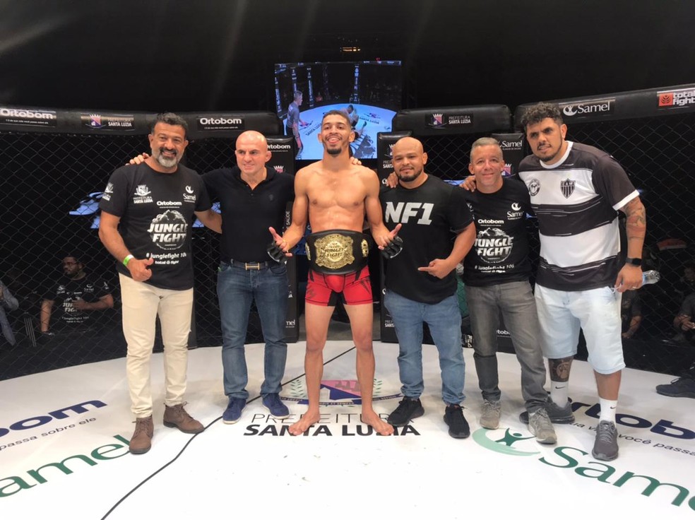 Willian Colorado, da Team Figueiredo, tem agora 11 vitórias seguidas na carreira — Foto: Leonardo Fabri / Jungle Fight