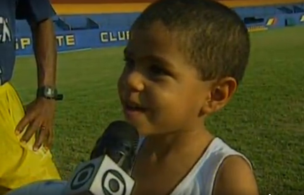 João Henrique, filho de Cafezinho, mandou recado para Romário: "Não bata no meu pai" — Foto: Reprodução/TV Globo