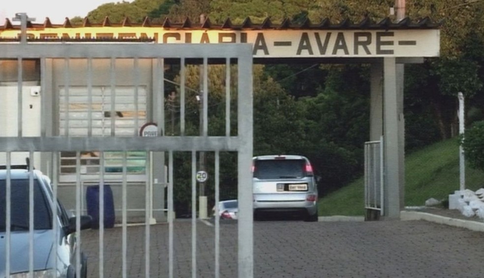 Suspeitos do ataque em Botucatu estão presos na penitenciária de Avaré e uma carta com ameaças foi encontrada na revista  — Foto: TV TEM/ Arquivo/Reprodução