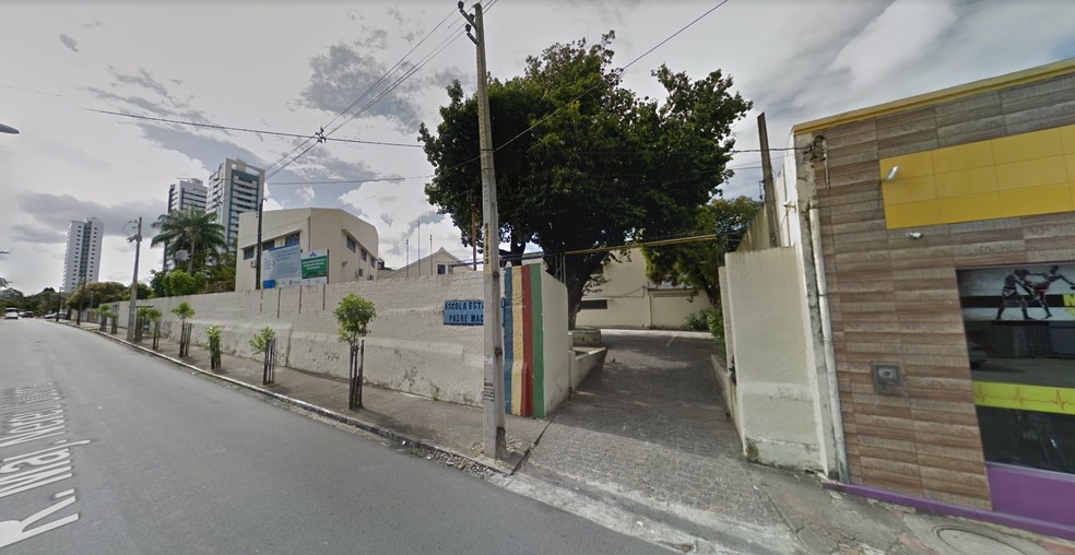 Escola Padre NÃ©rcio Rodrigues, na Zona Norte do Recife, oferece vagas dos cursos de idiomas do NÃºcleo de Estudos e LÃ­nguas â Foto: ReproduÃ§Ã£o/Google Street View