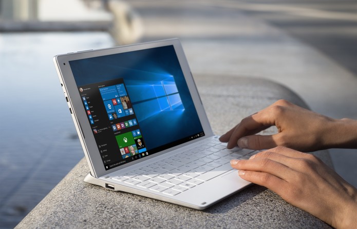 Híbrido Plus 10 vem com Windows 10, chip intel e teclado confortável (Foto: Divulgação/Alcatel)