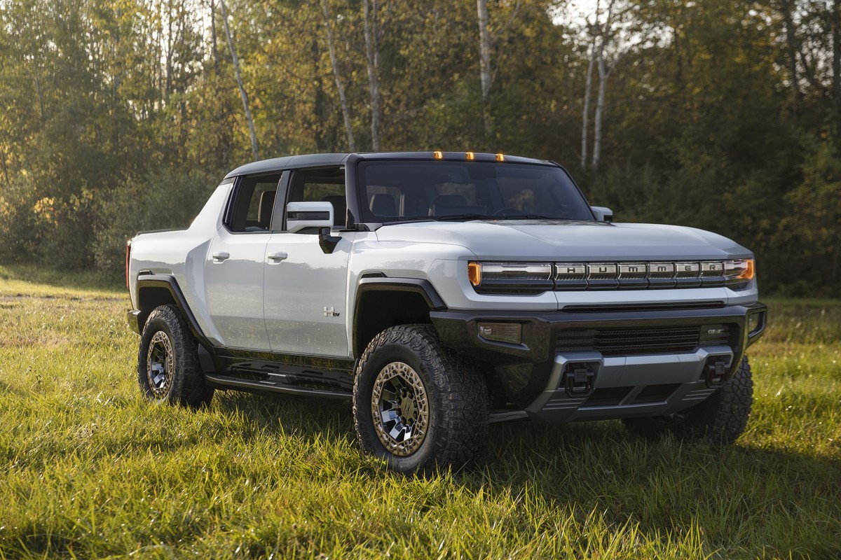 Picape elétrica Hummer EV está disponível no Brasil pelo preço de um ...