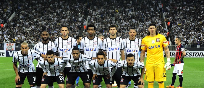 Corinthians posado (Foto: Marcos Ribolli)