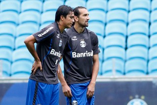 Grêmio mira compensação para ficar com Barcos e Moreno sem afetar caixa