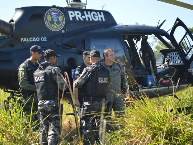 Helicoptéro foi utilizado durante a reitegração em Machadinho (Foto: Anari Notícia/Reprodução)