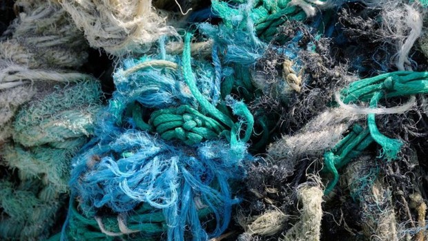 BBC- Novo método de reciclagem química pode transformar qualquer plástico de volta à sua matéria-prima — o óleo (Foto: Alamy via BBC)