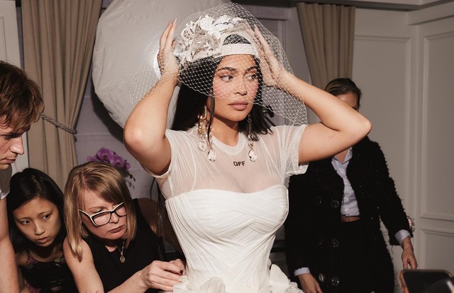 Kylie Jenner usa vestido de noiva da Off-White no Met Gala 2022 - Vogue |  moda