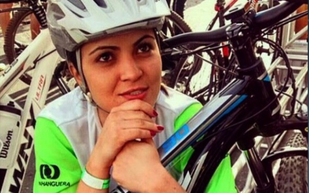 Cibelle foi morta enquanto andava de bicicleta, em GoiÃ¢nia (Foto: ReproduÃ§Ã£o/Facebook)