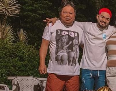 Yudi Tamashiro e o pai, da direita para a esquerda (Foto: Reprodução/ Instagram)