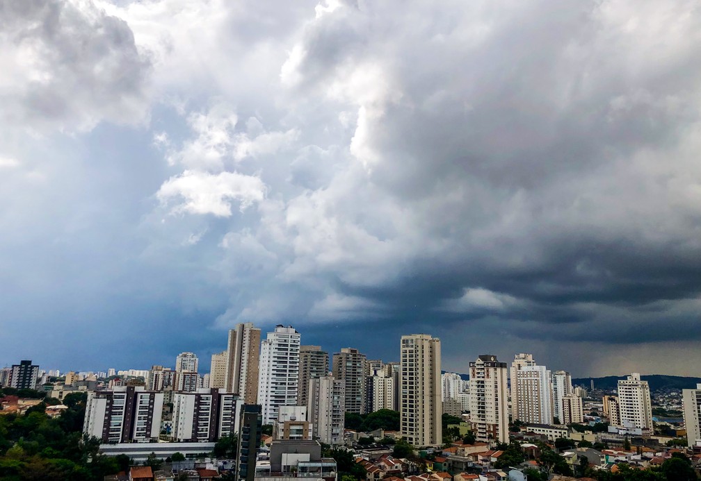 Prédios na região da Pompeia, Zona Oeste de São Paulo.  — Foto: SANTS/FRAMEPHOTO/FRAMEPHOTO/ESTADÃO CONTEÚDO