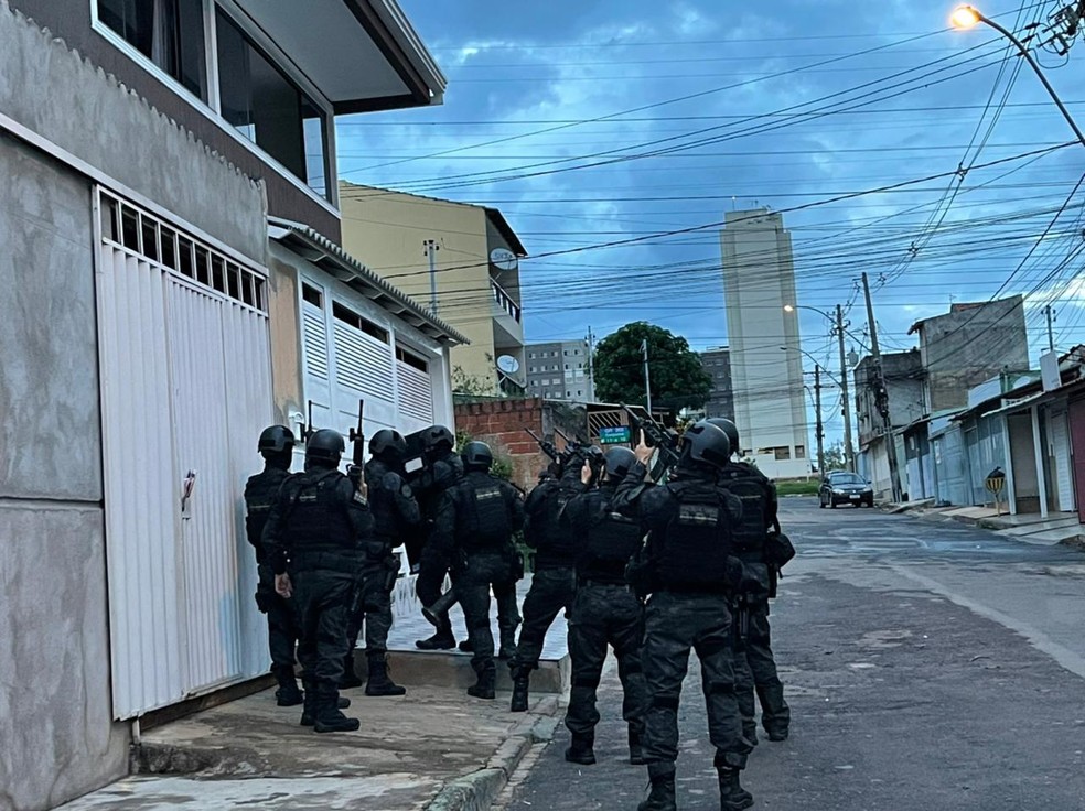 Polícia investiga grupo suspeito de falsificar documentos de médicos, no DF — Foto: PCDF/Divulgação