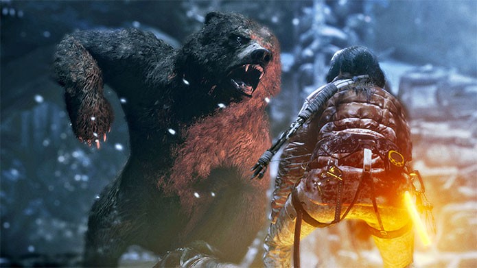Lara enfrenta um urso em Rise of the Tomb Raider (Foto: Divulga??o)