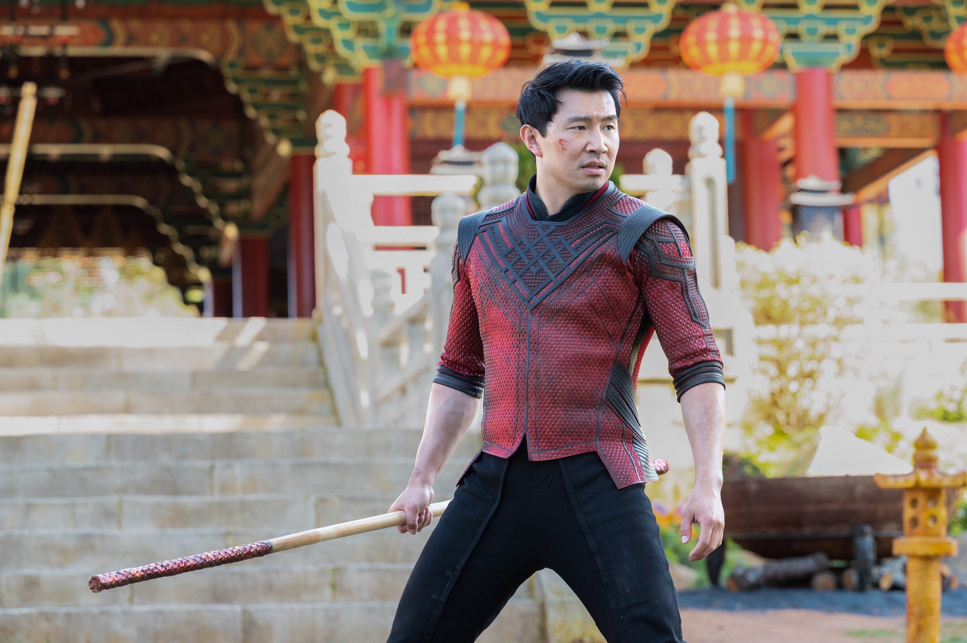 Simu Liu em 'Shang-Chi e a Lenda dos Dez Anéis' (2021)