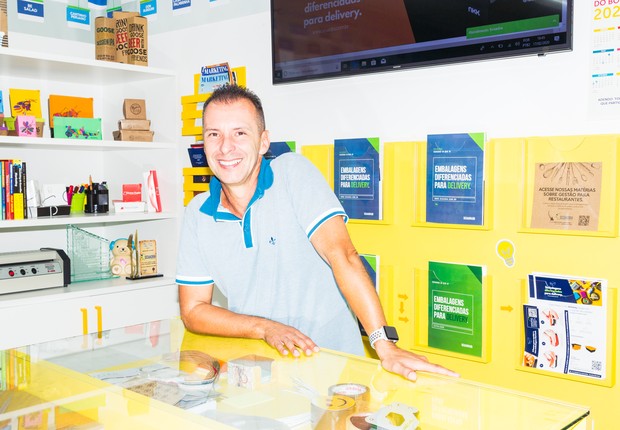 Luiz Silveira, fundador e CEO da Scuadra, fábrica de embalagens para delivery de comida (Foto: Vítor Jardim)