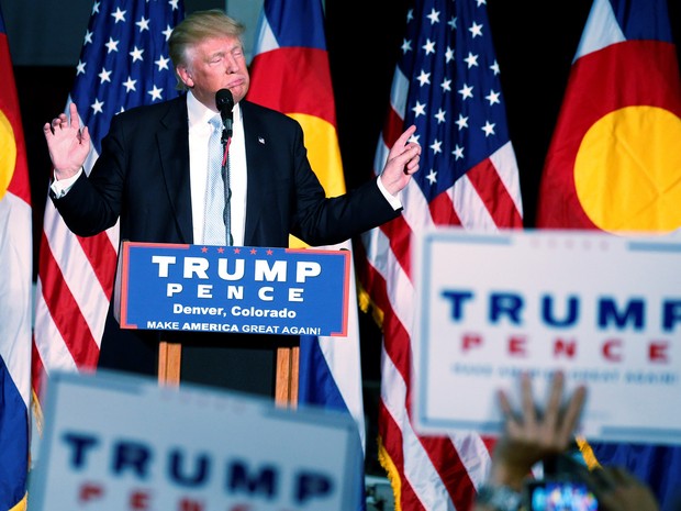 Donald Trump fala durante comício em Denver, no Colorado, nos Estados Unidos, nesta sexta (29) (Foto: Carlo Allegri/Reuters)