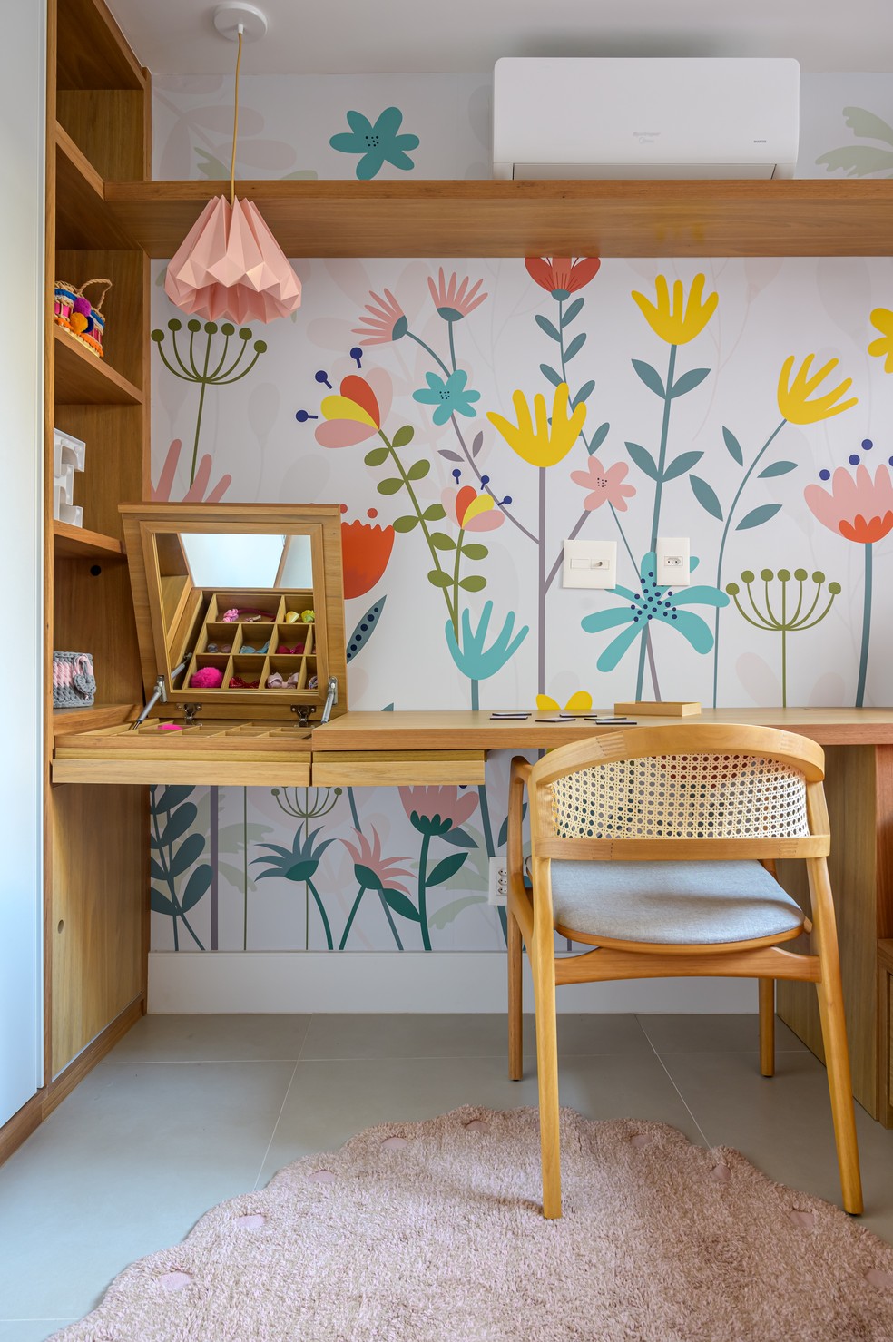 Criar soluções para espaços de trabalho e estudo é uma das especialidades do Decor Express — Foto: Divulgação/Minzano Arquitetura