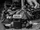 Fotógrafos tiram artistas de rua da invisibilidade em Poços de Caldas