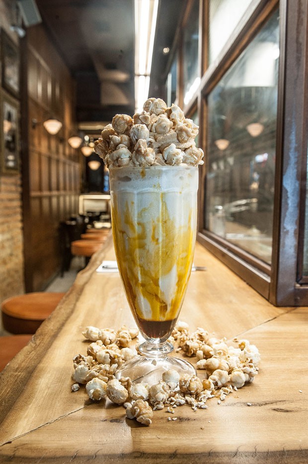 Doçura irresistível: receita milkshake de pipoca (Foto:  FOTOS ROGERIO GOMES / DIVULGAÇÃO)