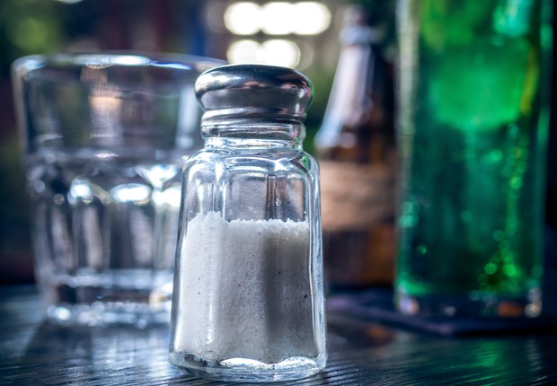 Sal só seria perigoso à saúde a partir de 12,5 gramas ao dia, diz nova pesquisa sobre os efeitos do ingrediente no organismo humano (Foto: Pexels)