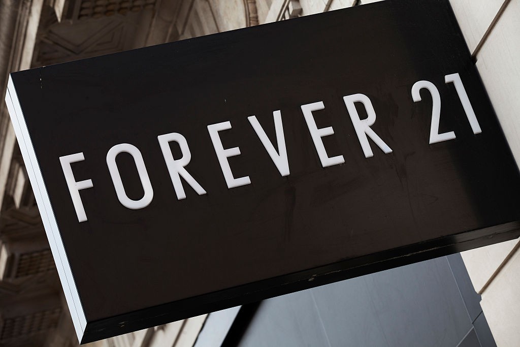 Forever 21 apresenta pedido de falência e lojas podem ser fechadas