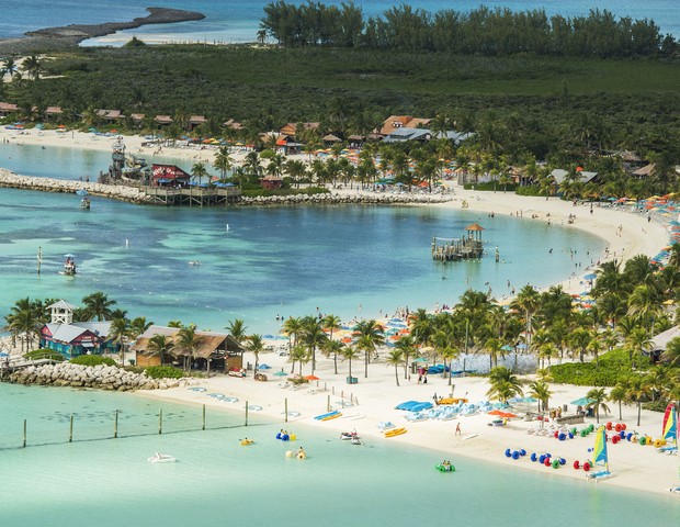 Castaway Cay is Disney's private island paradise in the tropical waters of the Bahamas, reserved exclusively for Disney Cruise Line guests. In a setting of crystal-clear turquoise waters, powdery white-sand beaches and lush landscapes, the 1,000-acre isla (Foto: Matt Stroshane, photographer)