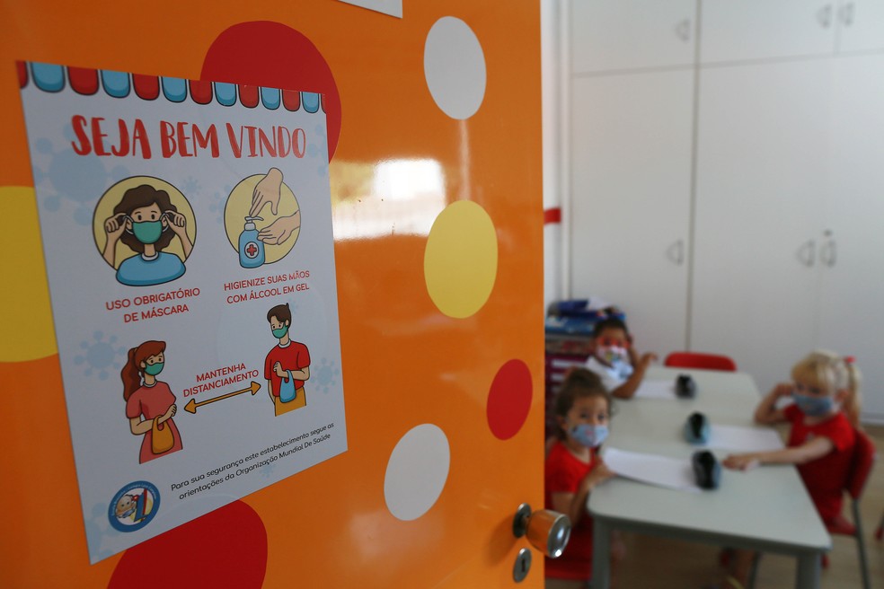 Crianças em sala de aula de escola particular de Campinas, no Interior de São Paulo.  — Foto: LEANDRO FERREIRA/ESTADÃO CONTEÚDO