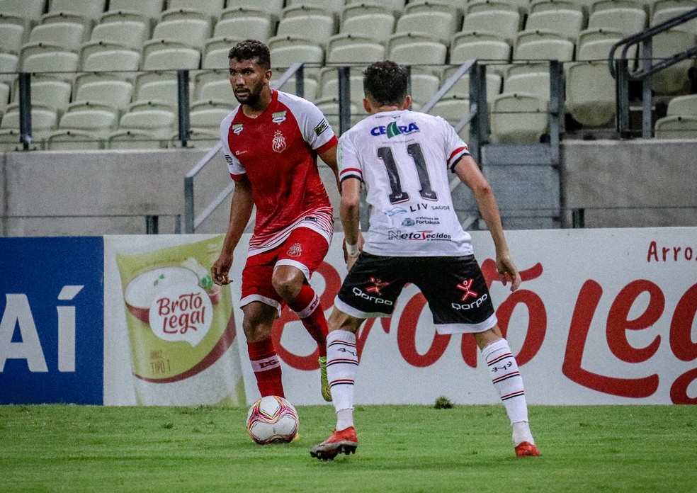 O lateral Wesley em campo pelo Imperatriz na S�rie C de 2020 � Foto: Vagner Grigorio / SID