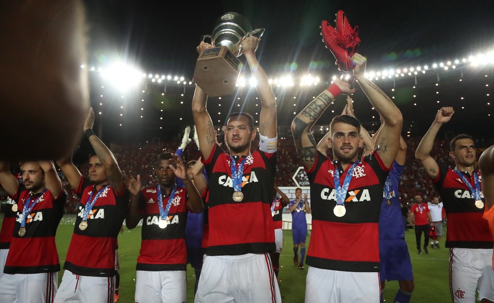 Vendido, Vizeu fala em tom de despedida no Fla: Espero honrar o manto até o fim