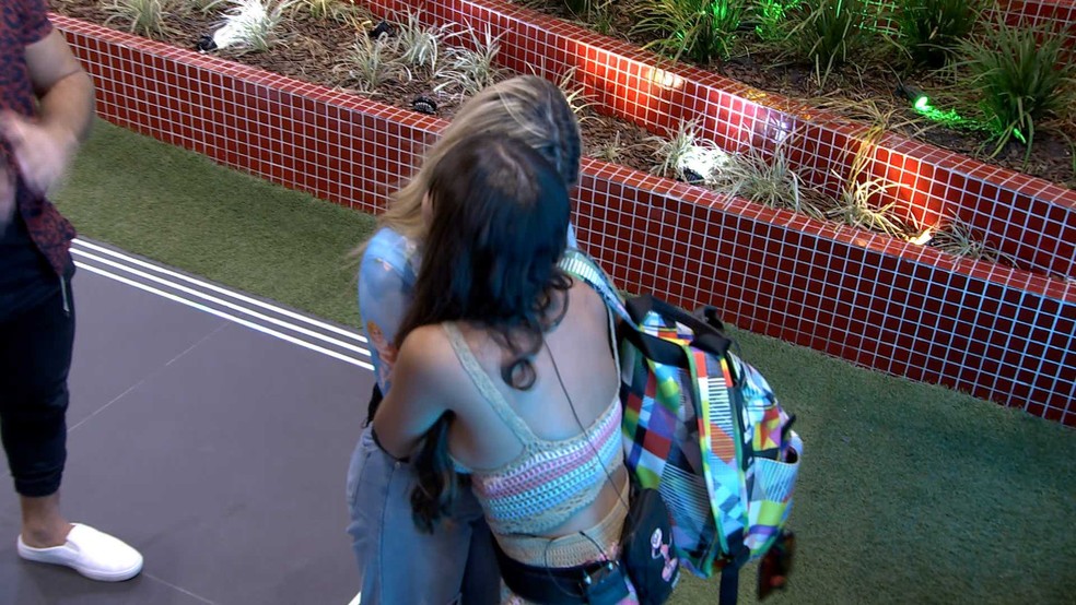 BBB21: Viih Tube chorou muito com a saída de Thaís  — Foto: Globo