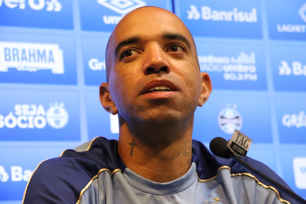 Tardelli aponta evolução do Grêmio, mas admite necessidade de pontuar no Brasileirão