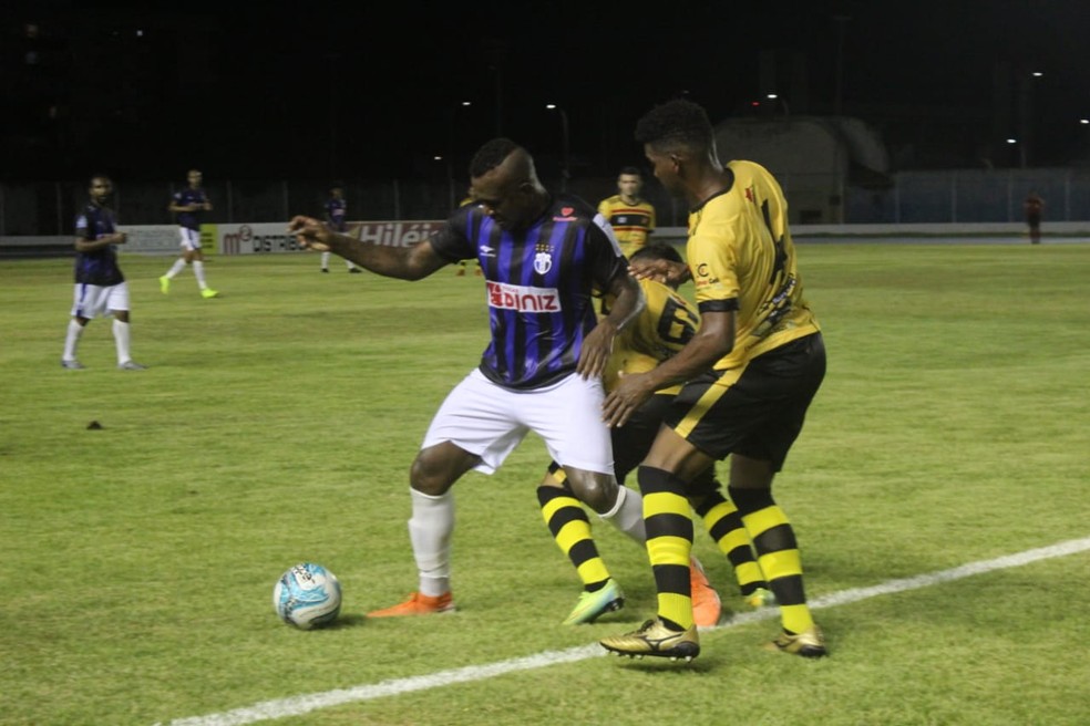 Contra o Santana, derrota que ameaçou o Clube da Torre — Foto: Rosivaldo Nascimento/Arquivo Pessoal