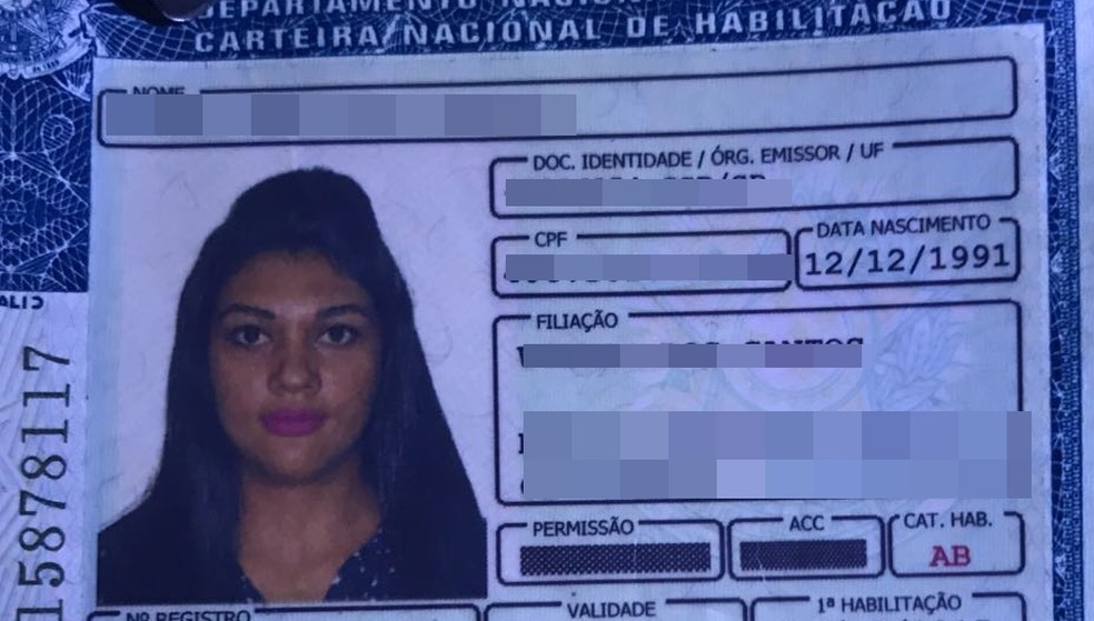 Mulher foi encontrada morta a facadas dentro do apartamento onde morava em Itaquaquecetuba (Foto: PolÃ­cia MIlitar/divulgaÃ§Ã£o)