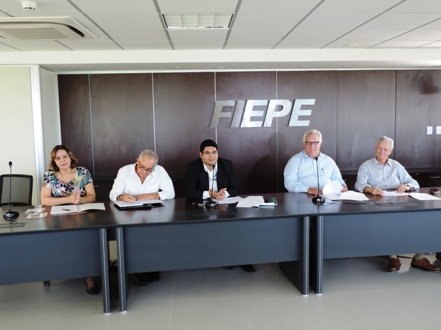 Coletiva da Fiepe apresenta resultados da pesquisa sobre impactos das arboviroses nas indústrias em Pernambuco (Foto: Bruno Marinho / G1)