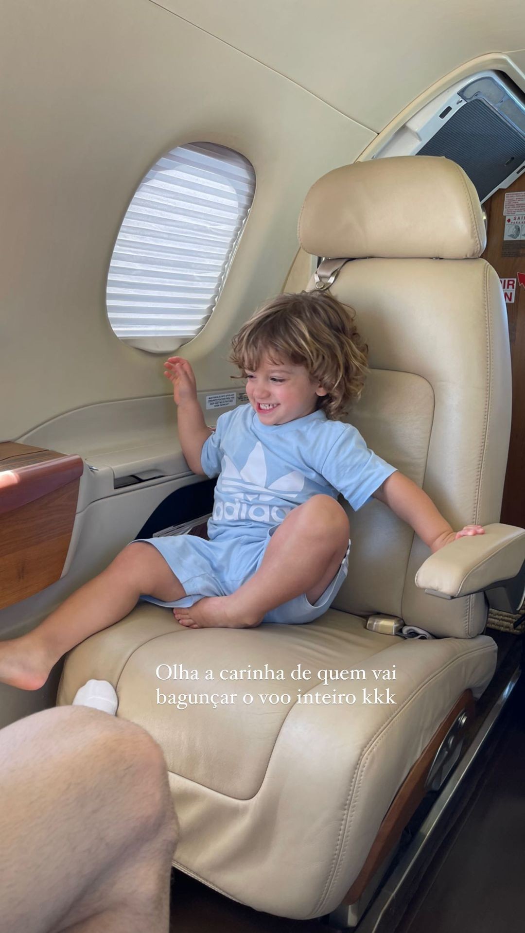 Romana Novais posta viagem de jatinho com filhos e Alok (Foto: Reprodução/Instagram)