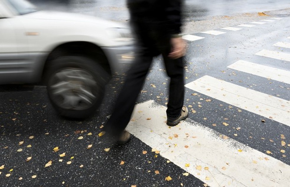 Pedestres são os integrantes mais frágeis do trânsito — Foto: Auto Esporte