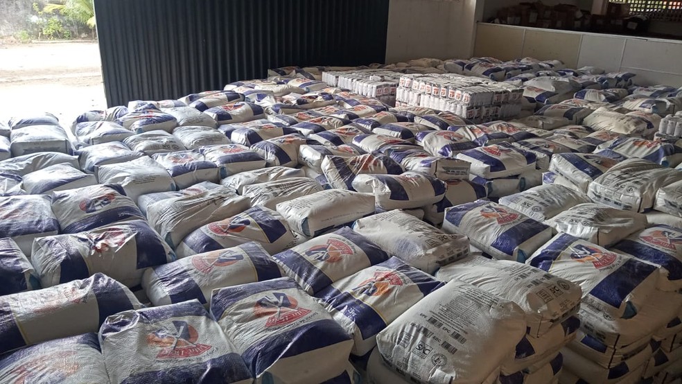 Farinha de trigo apreendida pela SET durante fiscalização em Parnamirim, na Grande Natal — Foto: SET/Divulgação