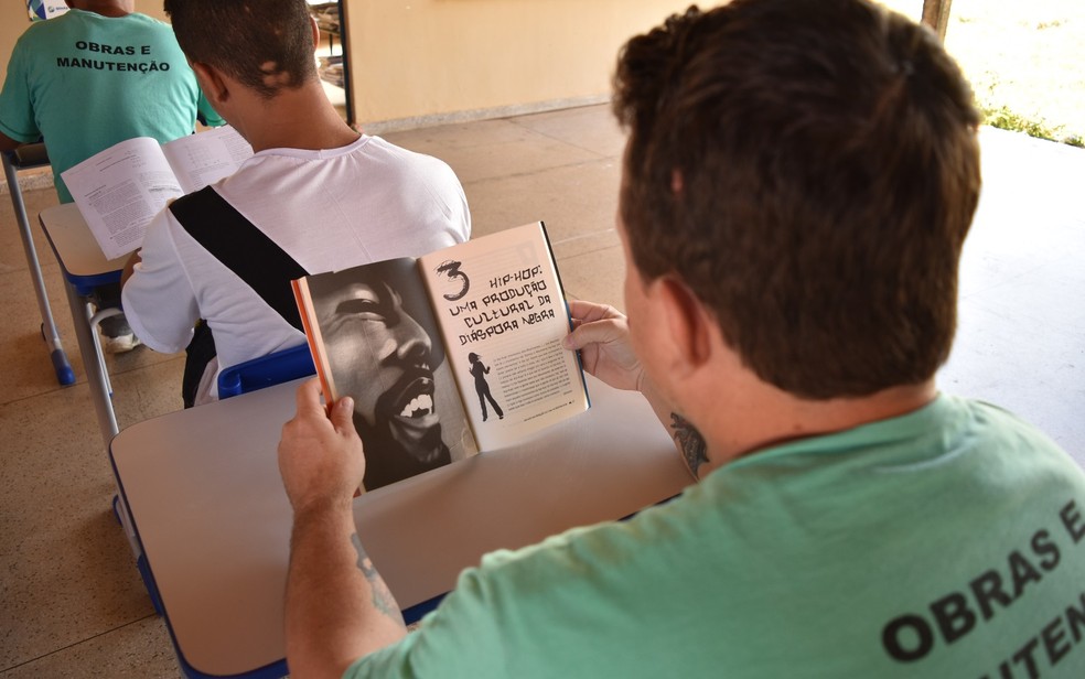 Portaria institui remi&Atilde;&sect;&Atilde;&pound;o de pena por meio da leitura em unidades prisionais de Maca&Atilde;&shy;ba &acirc;Â€Â” Foto: S&Atilde;&shy;lvio T&Atilde;&ordm;lio/G1