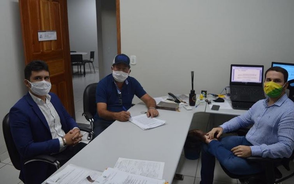 O promotor de Justiça Júlio César de Medeiros disse que o TAC definiu regras de sepultamento e deu um prazo de 45 dias para que a prefeitura apresente um planejamento ao Imac de como esses sepultamentos vão ser feitos — Foto: Divulgação/ MP-AC