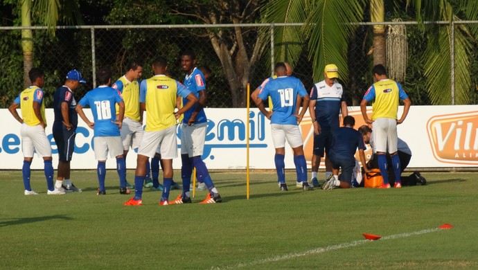 Marquinhos desloca ombro em treino e não enfrenta o Grêmio no domingo